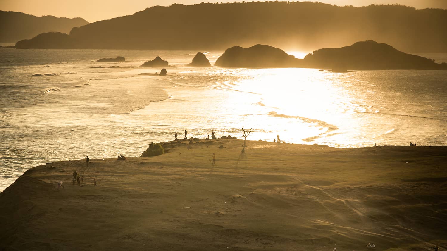 Bukit Merese Kuta Lombok — pemandangan sunset terbaik